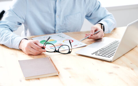 A Beginner's Guide to VLOOKUP vs Pivot Tables