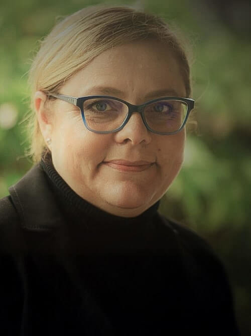 Course design and review Lydia Uys